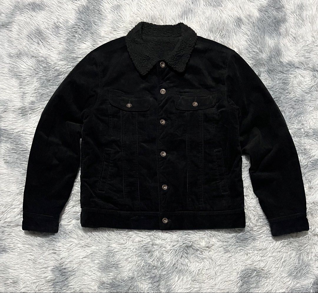 GU Boa Jacket (Category: Coats, Jackets and Outerwear) located in Sasmuan (Sexmoan). Submitted by winterclothes.ph (Listing ID 1468525169, Image 1). Description: GU Boa Jacket M on tag Width 21 Length 24.5 Excellent Condition.