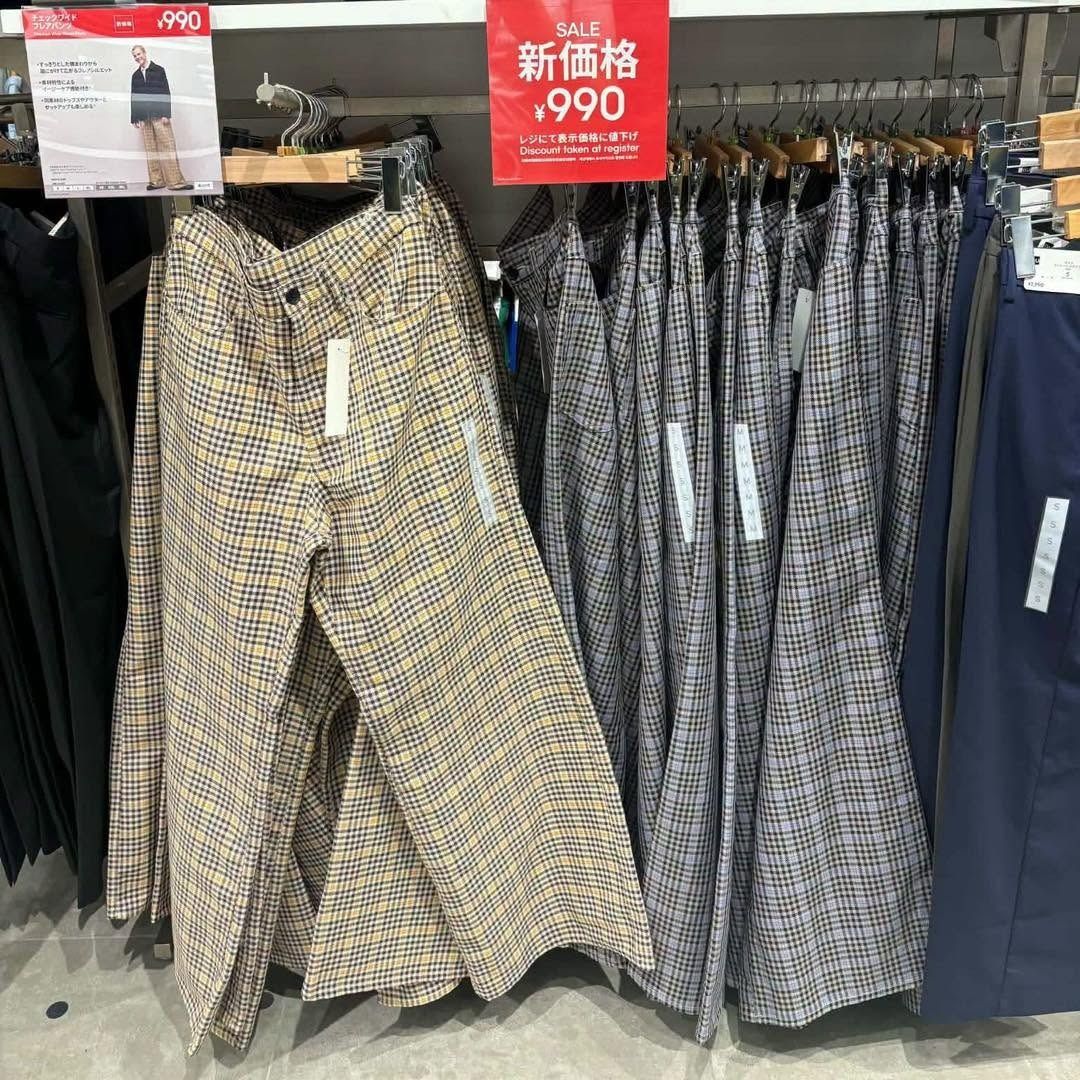 GU Checked Wide Flare Pants (Pre-order) (Category: Other Bottoms) located in Quezon City. Submitted by jiya.tokio (Listing ID 1468563477, Image 1). Description: Sale Pre-order from GU Japan 🇯🇵 GU Checked Wide Flare Pants (Unisex) ₱ 590 ‼ 50% DP Nov ETA 📍Tandang Sora, Quezon City.