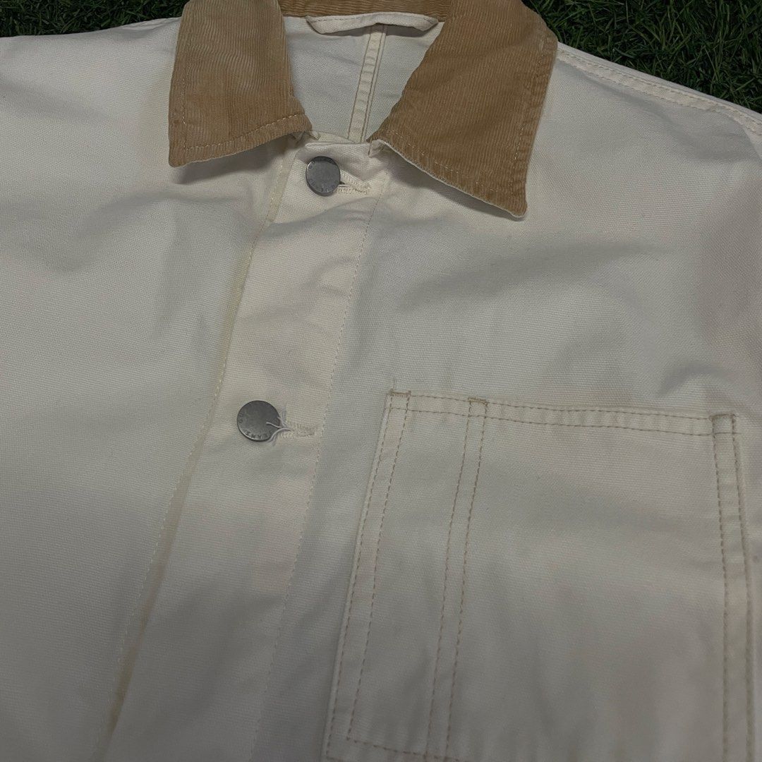 GU Corduroy Collar Duck Canvas Chore Jacket (Category: Coats, Jackets and Outerwear) located in Pasig City. Submitted by icie_finds (Listing ID 1468623074, Image 3). Description: GU Corduroy Collar Duck Canvas Chore Jacket SIZE: Tagged M (Fits Medium) DIMES: Width: 22 inches Length: 26 inches Style: Classic workwear chore jacket featuring a contrast corduroy collar, heavy duck canvas construction, 3-pocket front design, and branded metal button c