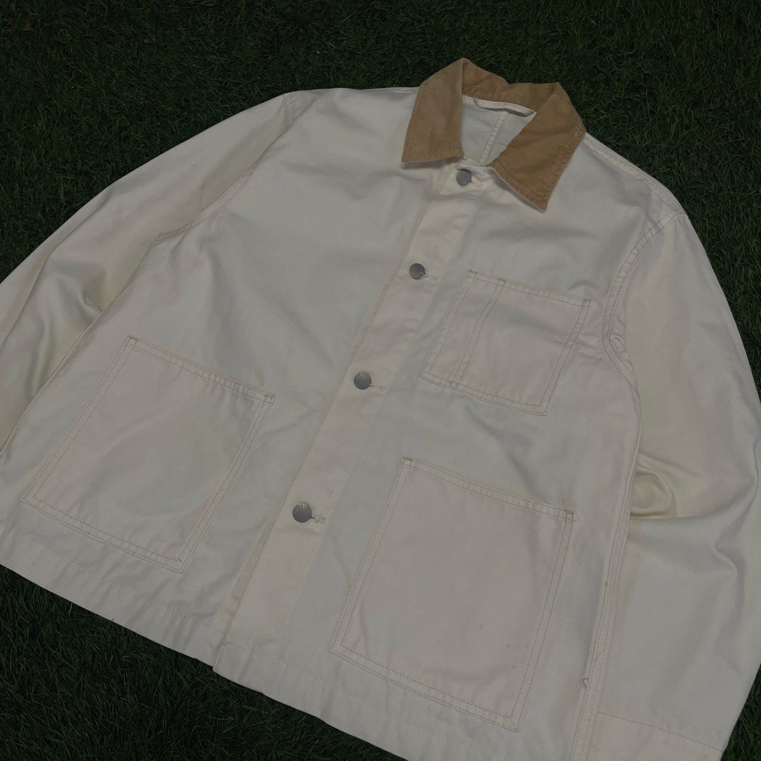 GU Corduroy Collar Duck Canvas Chore Jacket (Category: Coats, Jackets and Outerwear) located in Pasig City. Submitted by icie_finds (Listing ID 1468623074, Image 2). Description: GU Corduroy Collar Duck Canvas Chore Jacket SIZE: Tagged M (Fits Medium) DIMES: Width: 22 inches Length: 26 inches Style: Classic workwear chore jacket featuring a contrast corduroy collar, heavy duck canvas construction, 3-pocket front design, and branded metal button c