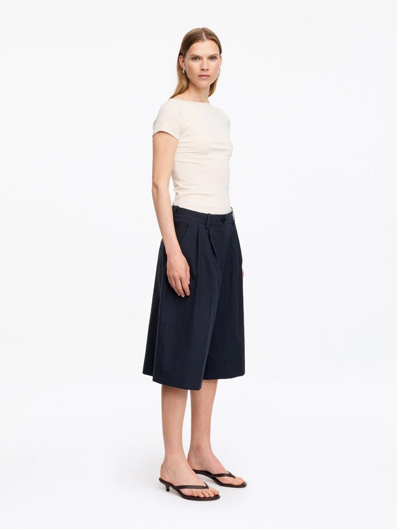 GU Overlap Wrap Knee-Length Jorts (Category: Other Bottoms) located in Cordova. Submitted by thedecluterrer (Listing ID 1468514331, Image 1). Description: Length 22.