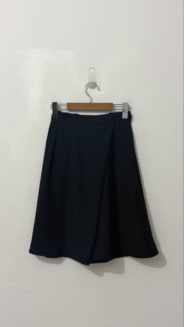 GU Overlap Wrap Knee-Length Jorts (Category: Other Bottoms) located in Cordova. Submitted by thedecluterrer (Listing ID 1468514331, Image 3). Description: Length 22.