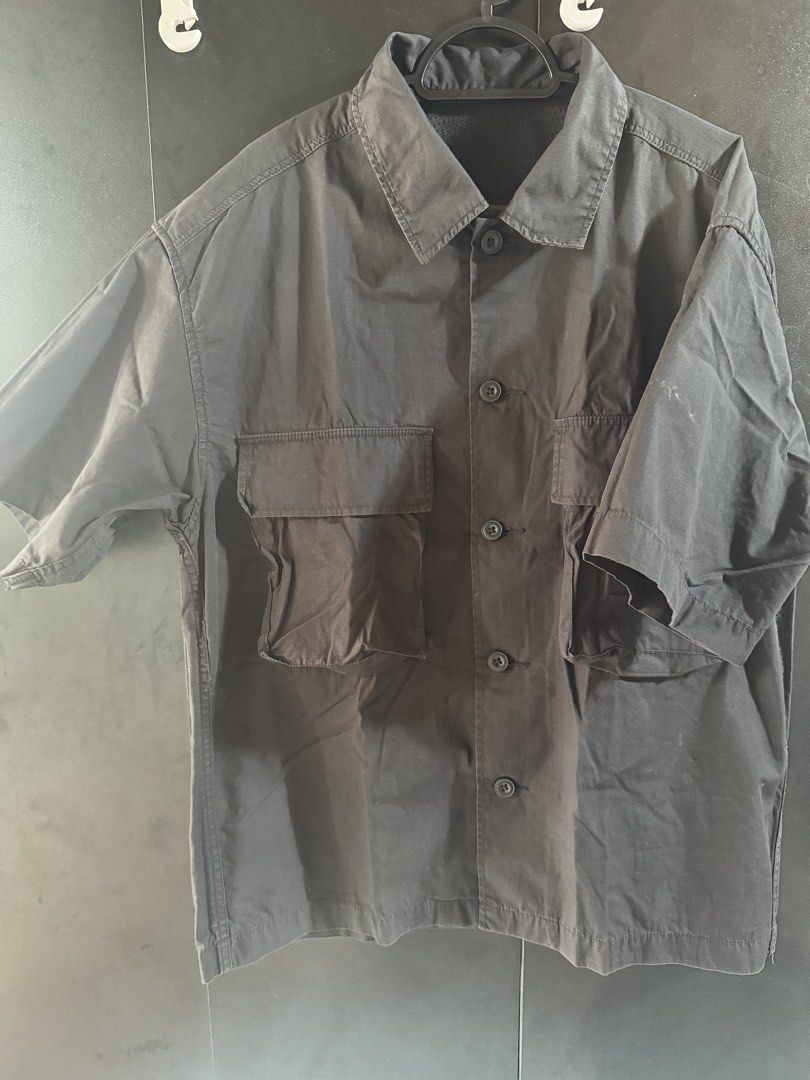 GU overshirt Polo (Category: Coats, Jackets and Outerwear) located in Quezon City. Submitted by easybreezy26 (Listing ID 1468500358, Image 1). Description: GU overshirt Polo, Black Size medium W-23 L-26 Antipolo Simbahan Meet-ups.