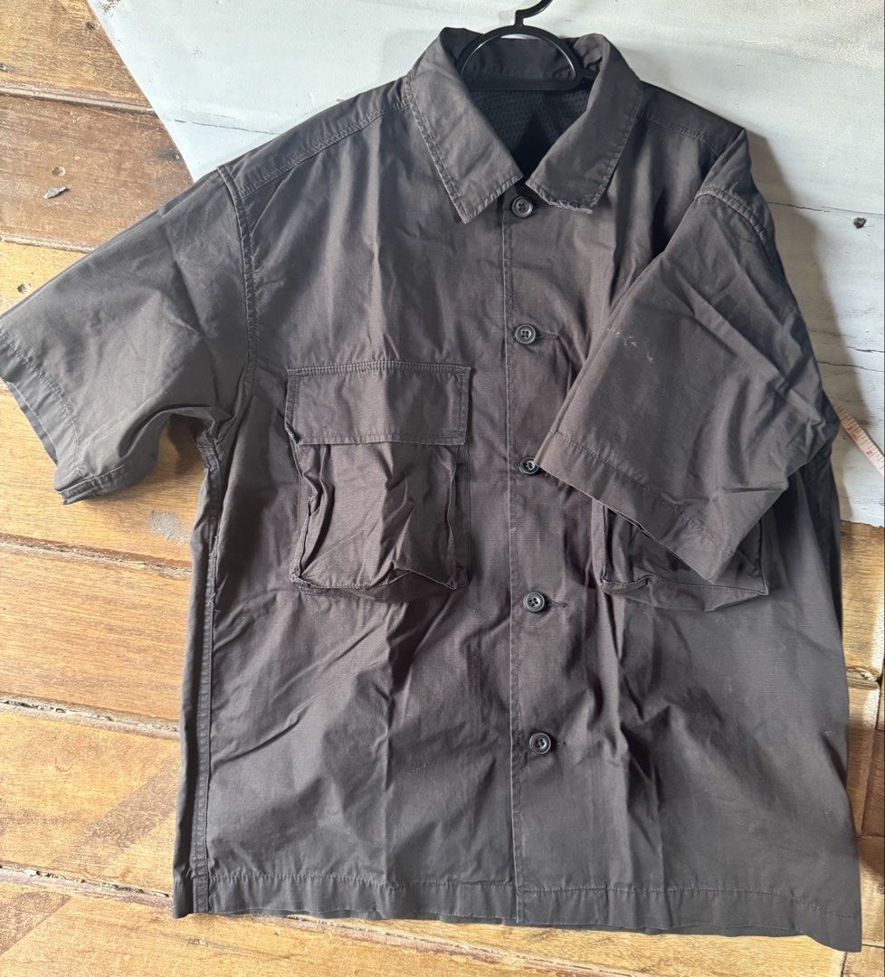GU overshirt Polo (Category: Coats, Jackets and Outerwear) located in Quezon City. Submitted by easybreezy26 (Listing ID 1468500358, Image 2). Description: GU overshirt Polo, Black Size medium W-23 L-26 Antipolo Simbahan Meet-ups.
