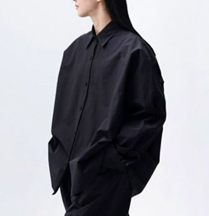 (XL-4XL) GU NWT Oversized Black Button Down Shirt (Category: Longsleeves) located in Quezon City. Submitted by ginghamgirlie (Listing ID 1468584867, Image 1). Description: SIZE ON TAG: XL BEST FITS: XL-4XL MEASUREMENTS chest: 56 inches length: 36 inches 📌 PLEASE NOTE • Sizing is based on the actual measurements of the garment, not the tagged size. • Pre-owned pieces may differ from the tagged size due to stretching, shrinkage, wear, alterations,