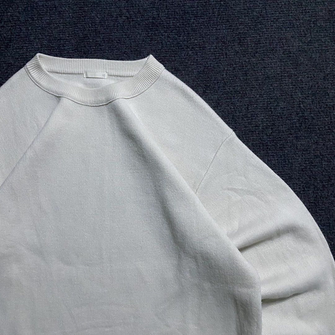 GU Sweater (Category: Coats, Jackets and Outerwear) located in Quezon City. Submitted by thrifted_by_cj (Listing ID 1468579310, Image 2). Description: GU Sweater Width: 20.5in Length: 24in Condition: 10/10 Color rate: 10/10 Issue: none Note: Price: 300 + Sf Payment first J&T Delivery PM ✉️ Disclaimer: Thrifted by CJ is an independent seller. All brand names, logos, and trademarks belong to their respective owners. No brand affiliation implied. .