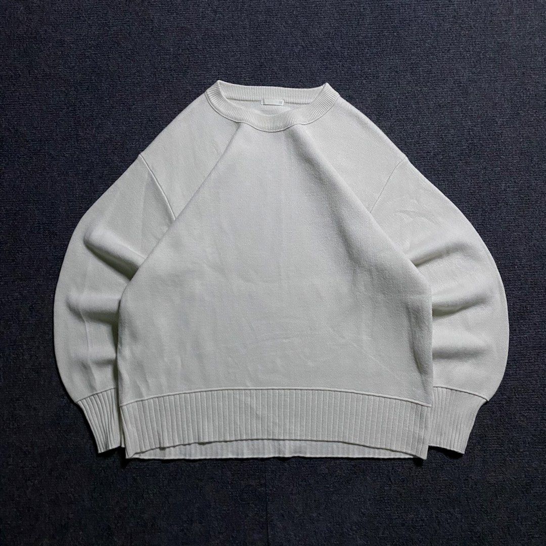 GU Sweater (Category: Coats, Jackets and Outerwear) located in Quezon City. Submitted by thrifted_by_cj (Listing ID 1468579310, Image 1). Description: GU Sweater Width: 20.5in Length: 24in Condition: 10/10 Color rate: 10/10 Issue: none Note: Price: 300 + Sf Payment first J&T Delivery PM ✉️ Disclaimer: Thrifted by CJ is an independent seller. All brand names, logos, and trademarks belong to their respective owners. No brand affiliation implied. .