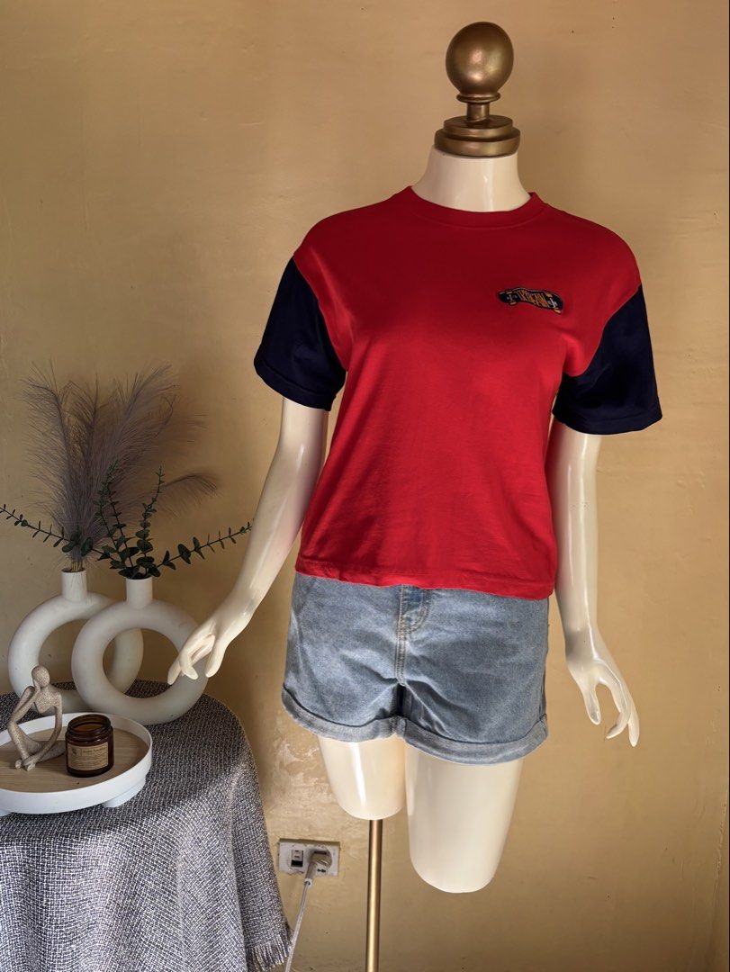 GU Uniqlo UT Shirt (Category: Shirts) located in Silang. Submitted by princess_ameerah (Listing ID 1468564407, Image 1). Description: GU Uniqlo UT Shirt - 150 on tag kids size kasya Small -Condition 10/10 -Color may vary due to lighting Location:Cavite Shipping via J&T Mode of payment: Gcash,BPI & Maribank 230.