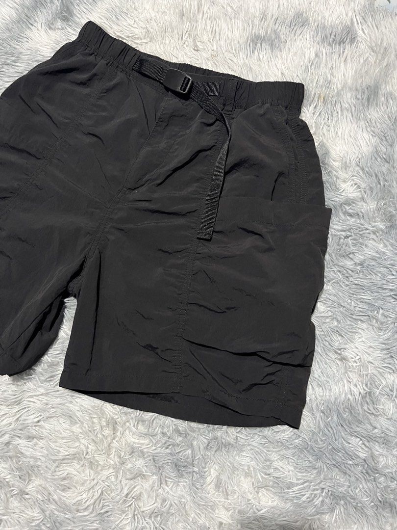 Gu Utility Short (Category: Shorts) located in Sasmuan (Sexmoan). Submitted by winterclothes.ph (Listing ID 1468516782, Image 3). Description: Gu Utility Short S on tag Waist 28-32 Length 18.5 Excellent Condition.