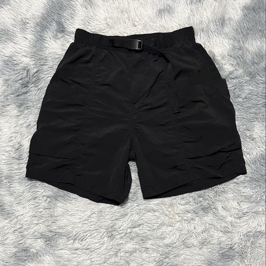Gu Utility Short (Category: Shorts) located in Sasmuan (Sexmoan). Submitted by winterclothes.ph (Listing ID 1468516782, Image 1). Description: Gu Utility Short S on tag Waist 28-32 Length 18.5 Excellent Condition.