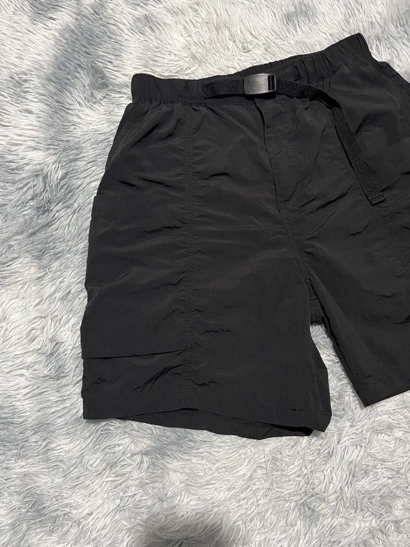 Gu Utility Short (Category: Shorts) located in Sasmuan (Sexmoan). Submitted by winterclothes.ph (Listing ID 1468516782, Image 2). Description: Gu Utility Short S on tag Waist 28-32 Length 18.5 Excellent Condition.