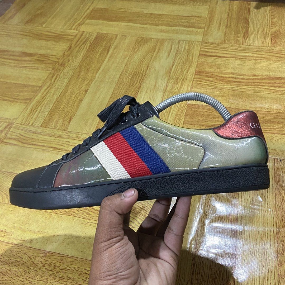 Gucc! Sneakers (Category: Sneakers & Footwear) located in Dasmarinas. Submitted by thrift2gems (Listing ID 1468627648, Image 3). Description: GUCCI SNEAKERS NO SIZE TAG BUT I THINK IT'S SIZE 9 GOOD CONDITION ISSUE SIGN OF USAGE .