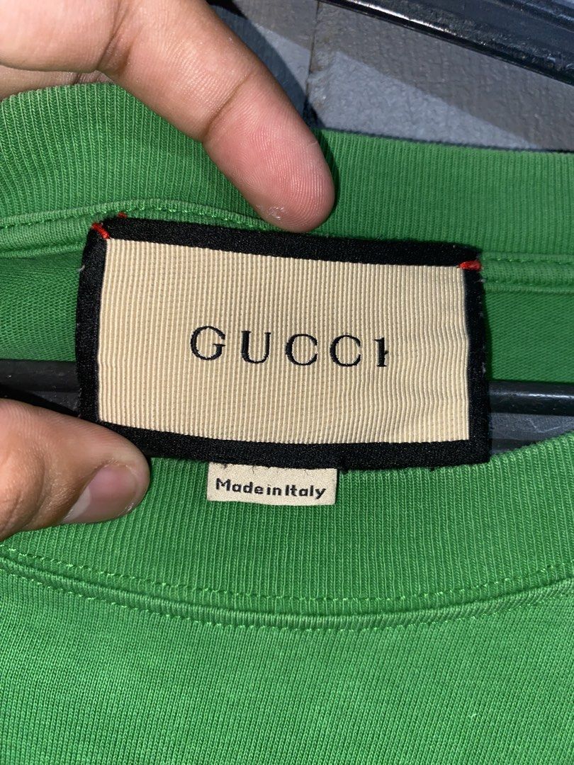 Gucci Men’s Star interlock GG Tshirt Green (Category: Tshirts & Polo Shirts ) located in Cagayan de Oro. Submitted by kent.do.thrift (Listing ID 1468658451, Image 2). Description: W:23.5 L:28 Issue: Cracked Print Color rate: 8.5/10.