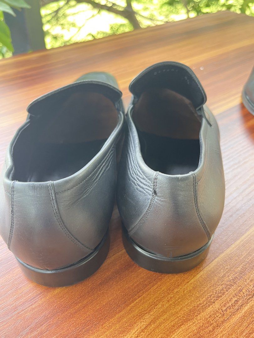 GUCCI shoes (Category: Sneakers & Footwear) located in Oroquieta. Submitted by mightyfalcon.f3b3e6 (Listing ID 1468586609, Image 3). Description: size:8 1/2 genuine leather selected ukay source comfyv.