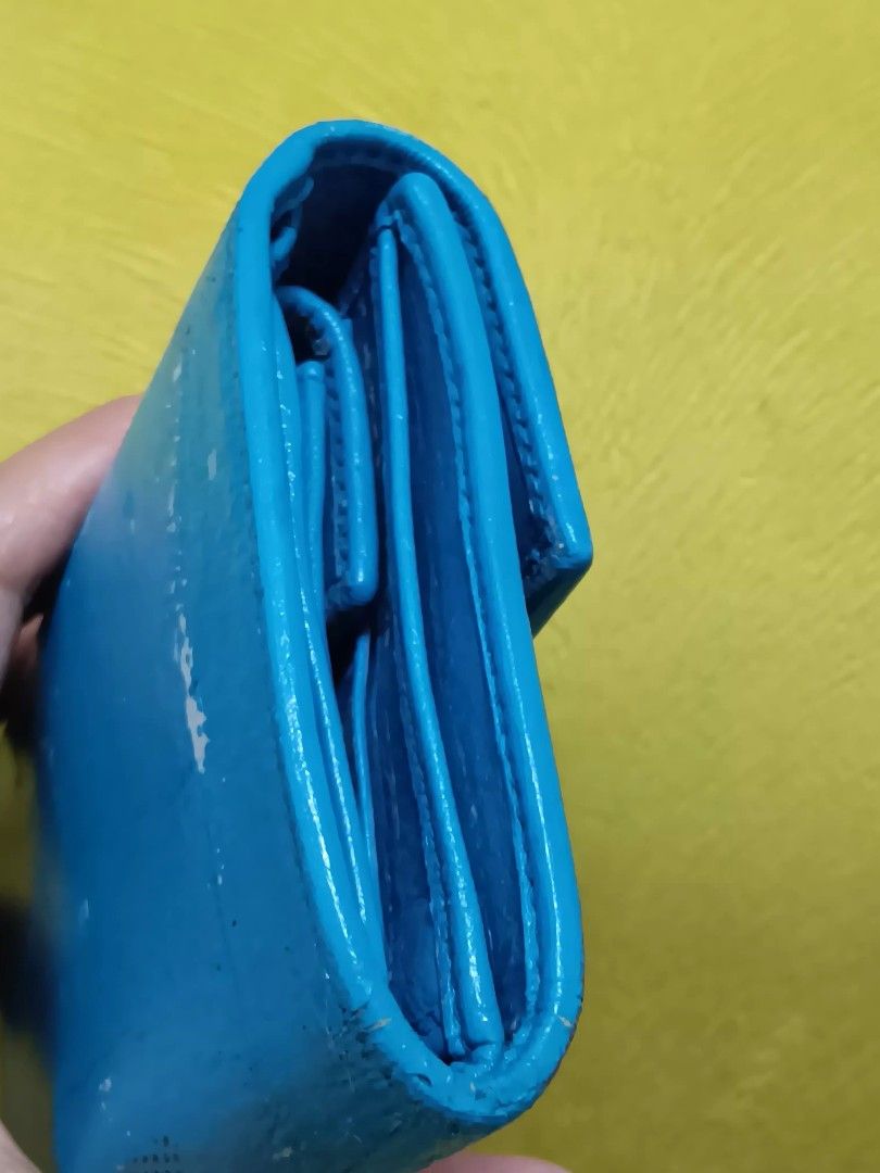 GUCCI WALLET CARD HOLDER (Category: Wallets & Card holders) located in Pasay City. Submitted by secretas (Listing ID 1468531435, Image 3). Description: pina recolor and na stock sya hindi kuna na gamit. if u are interest you can recolor it again to make it look new again. selling it low price..