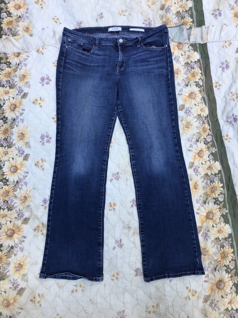GUESS BOOT CUT (Category: Jeans) located in Salug. Submitted by bagdoi_finds (Listing ID 1468654514, Image 2). Description: .