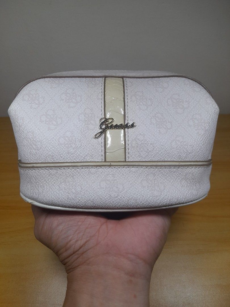 GUESS COSMETIC POUCH (Category: Purses & Pouches) located in Bulacan. Submitted by nansantiago (Listing ID 1468706750, Image 1). Description: GUESS COSMETIC POUCH 6.3x4.5x3" inches Preloved condition 🏷️ ₱130‼️ 📍 Location: Plaridel, Bulacan 💸 Mode of Payments: Gcash / BPI 📦 Pick-up / Ship 🚚 Couriers : Flash Express / SPX / Lalamove.