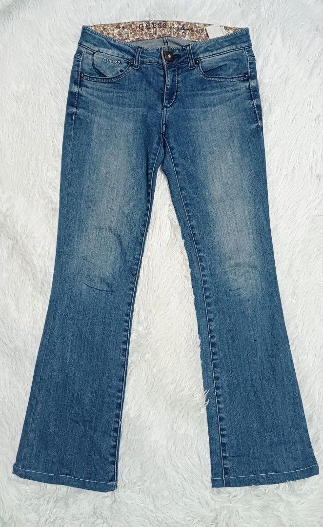 Guess flared jeans (Category: Jeans) located in Ozamiz City. Submitted by meshthrift11 (Listing ID 1468600300, Image 2). Description: size 28-29 stretchable length 36.
