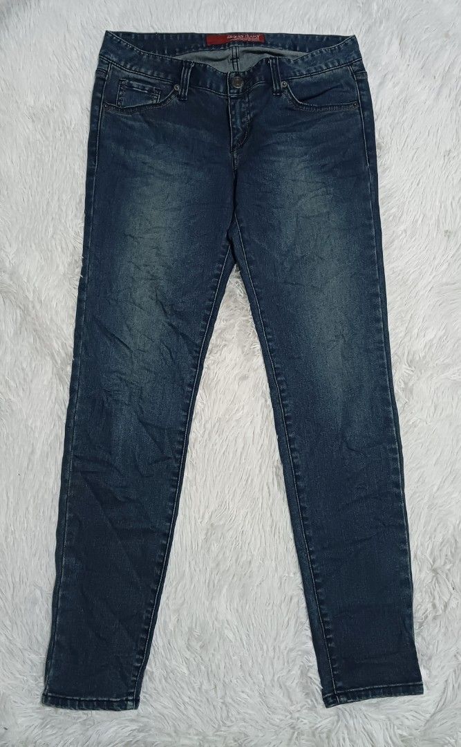 Guess jeans (Category: Jeans) located in Ozamiz City. Submitted by meshthrift11 (Listing ID 1468599502, Image 2). Description: size 31-32 stretchable length 37.