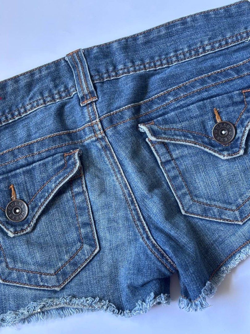 Guess Jeans Micro Denim Shorts (Category: Shorts) located in Manila. Submitted by petalfinds_ (Listing ID 1468549854, Image 3). Description: ˚⊱🪷⊰˚ denim micro shorts ౨ৎ 𝐛𝐫𝐚𝐧𝐝: authentic guess ౨ৎ 𝐬𝐢𝐳𝐞: 28-29 wl | 8" length 🫧⋆｡˚ 𝐝𝐞𝐭𝐚𝐢𝐥𝐬: qualittyyyy! auth guess! 🌸 no issue ─── ⋆⋅☆⋅⋆ ── 「 ✦ 𝐍𝐎 𝐂𝐎𝐃𝐄, 𝐈𝐍𝐕𝐀𝐋𝐈𝐃 𝐌𝐈𝐍𝐄 ✦ 」 𝓹𝓻𝓲𝓬𝓮: 199 𝓬𝓸𝓭𝓮: vintage.