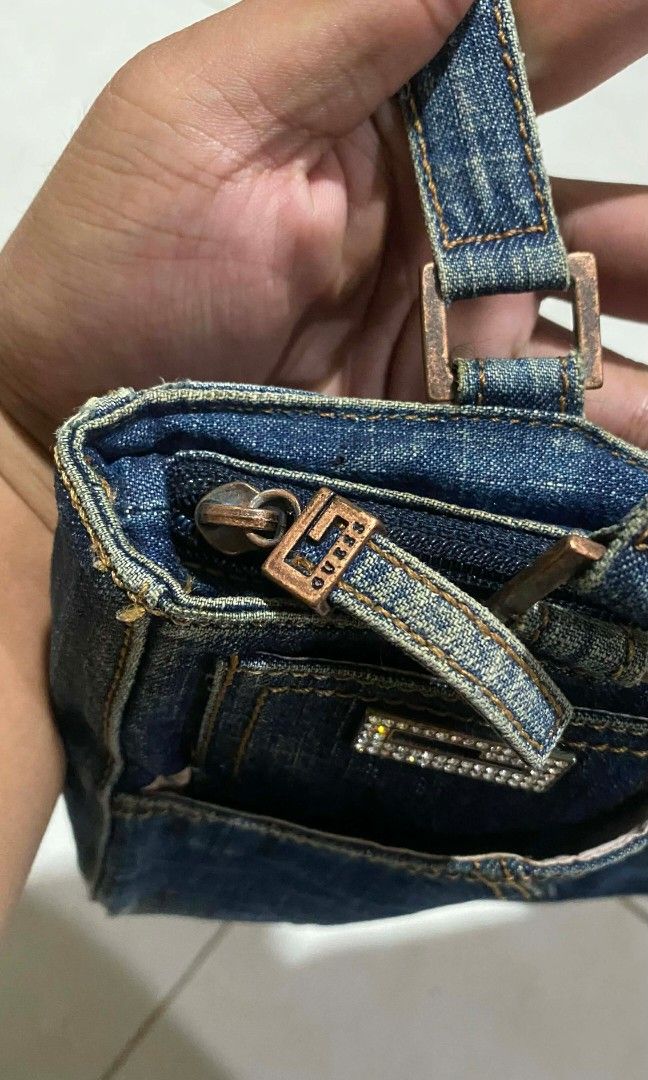 Guess Y2K Denim Patchwork Shoulder Bag (Category: Shoulder Bags) located in Dipolog. Submitted by ethrifttt (Listing ID 1468507643, Image 3). Description: Guess Y2K Denim Patchwork Shoulder Bag signs of usage, distressed (need wash).