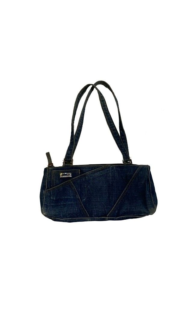 Guess Y2K Denim Patchwork Shoulder Bag (Category: Shoulder Bags) located in Dipolog. Submitted by ethrifttt (Listing ID 1468507643, Image 1). Description: Guess Y2K Denim Patchwork Shoulder Bag signs of usage, distressed (need wash).