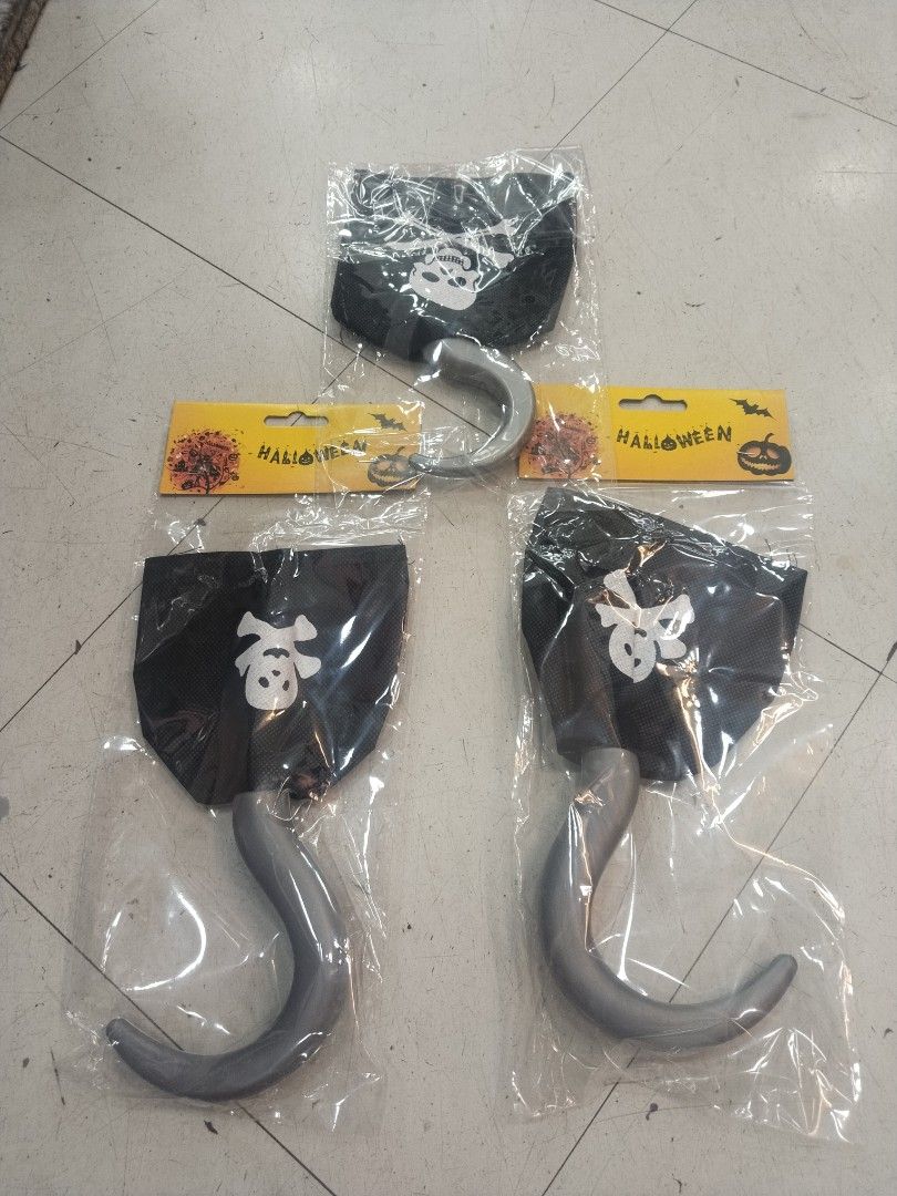 Halloween Pirate Hook with Eye Patch Costume Set (Category: Kids Toys) located in Manila. Submitted by zdmal (Listing ID 1468565171, Image 1). Description: Halloween hook.