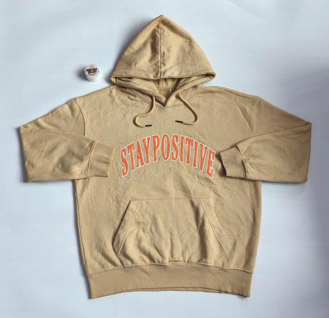 Hangten Statement Fleece Hoodie (Category: Hoodies) located in Manapla. Submitted by gentleturtle_3dc683 (Listing ID 1468682141, Image 1). Description: Hangten Statement Fleece Hoodie 💵 ₱ 119 from 239 📏 Size: L - XL (22 x 24) 🎨 Color Rate: 9.5 /10 or better ✨ Condition: Great Pre-loved thrifted item. 💬 Message us for inquiries!.