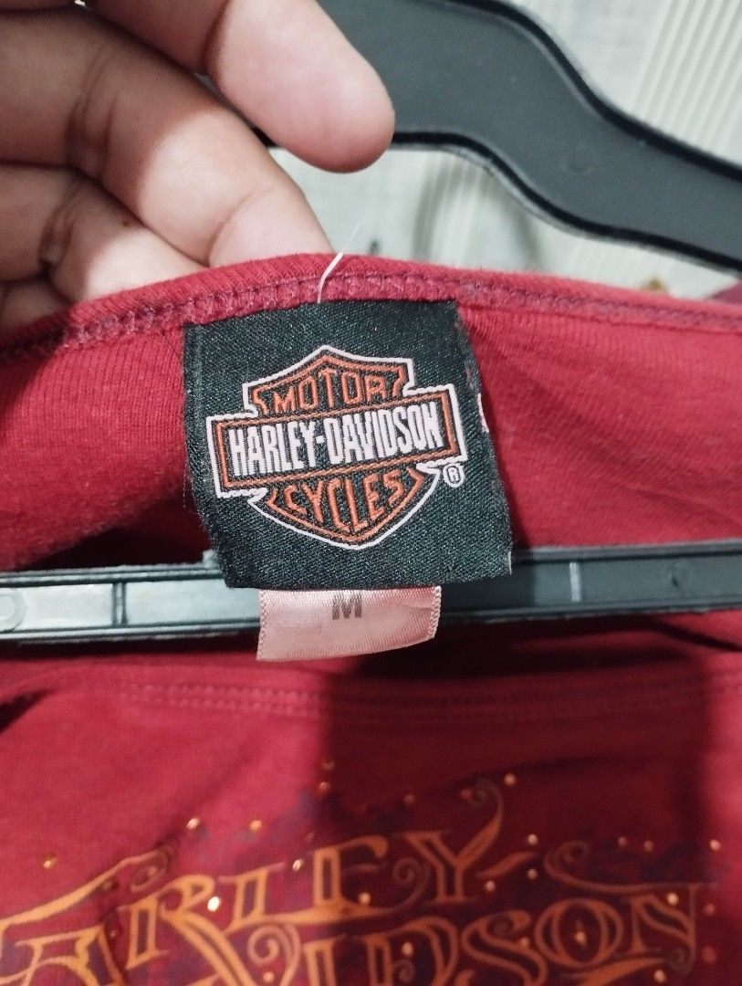 HARLEY DAVIDSON 2007 WOMENS LONG SLEEVES TEE (Category: Longsleeves) located in Zamboanga. Submitted by 2ndhandscore (Listing ID 1468657244, Image 3). Description: MEDIUM ON TAG 15 INCHES WIDTH PIT TO PIT 26 INCHES LENGTH.