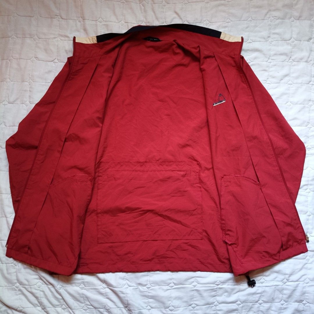 HEAD Retro Sport Windbreaker (Category: Coats, Jackets and Outerwear) located in Santa Cruz. Submitted by oreosthrift.co (Listing ID 1468592128, Image 3). Description: PRELOVED CLOTHING † handpicked & carefully selected quality pieces • affordable prices DM to claim 📩.