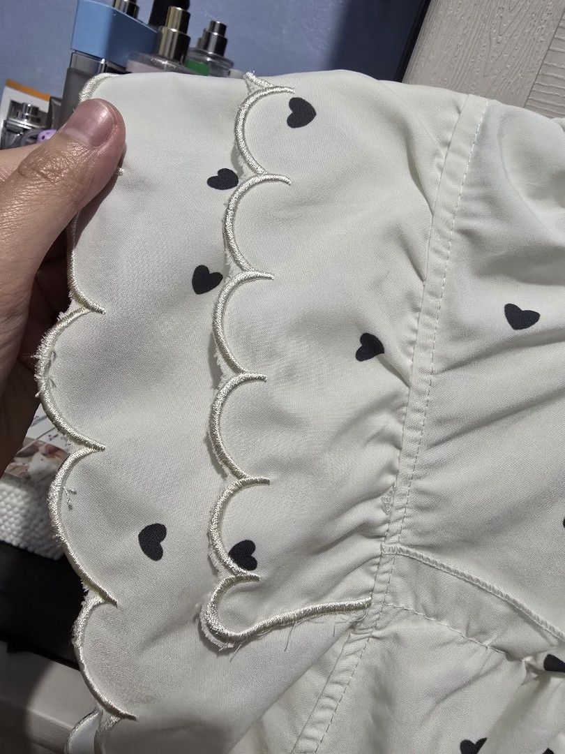 Hearts Doll Top (Category: Blouses) located in Quezon City. Submitted by dinesaur (Listing ID 1468689401, Image 3). Description: l-xl.