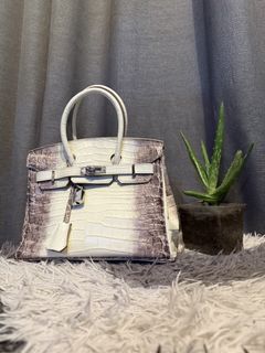 (Category: ) located in . Submitted by cherylbrandedbags (Listing ID 1468625023, Image 1). Description: .