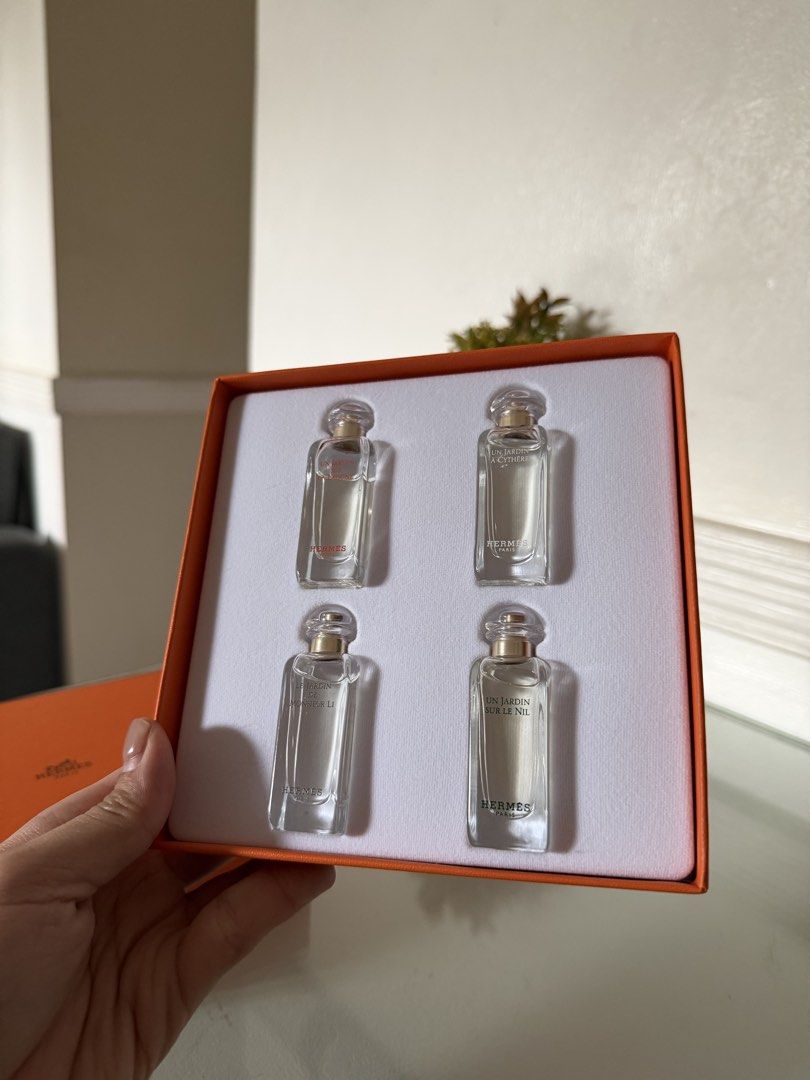 Hermes Le Jardin Miniature Perfume Set 4pcs (Category: Fragrance & Deodorants) located in Quezon City. Submitted by dclttrchs (Listing ID 1468514011, Image 3). Description: - Authentic Hermes miniature perfume set in signature orange box - Includes four 7.5ml splash bottles: Un Jardin Sur La Lagune, Un Jardin À Cythère, Le Jardin De Monsieur Li, and Un Jardin Sur Le Nil - Great way to sample the luxury garden fragrance collection - Perfect luxury