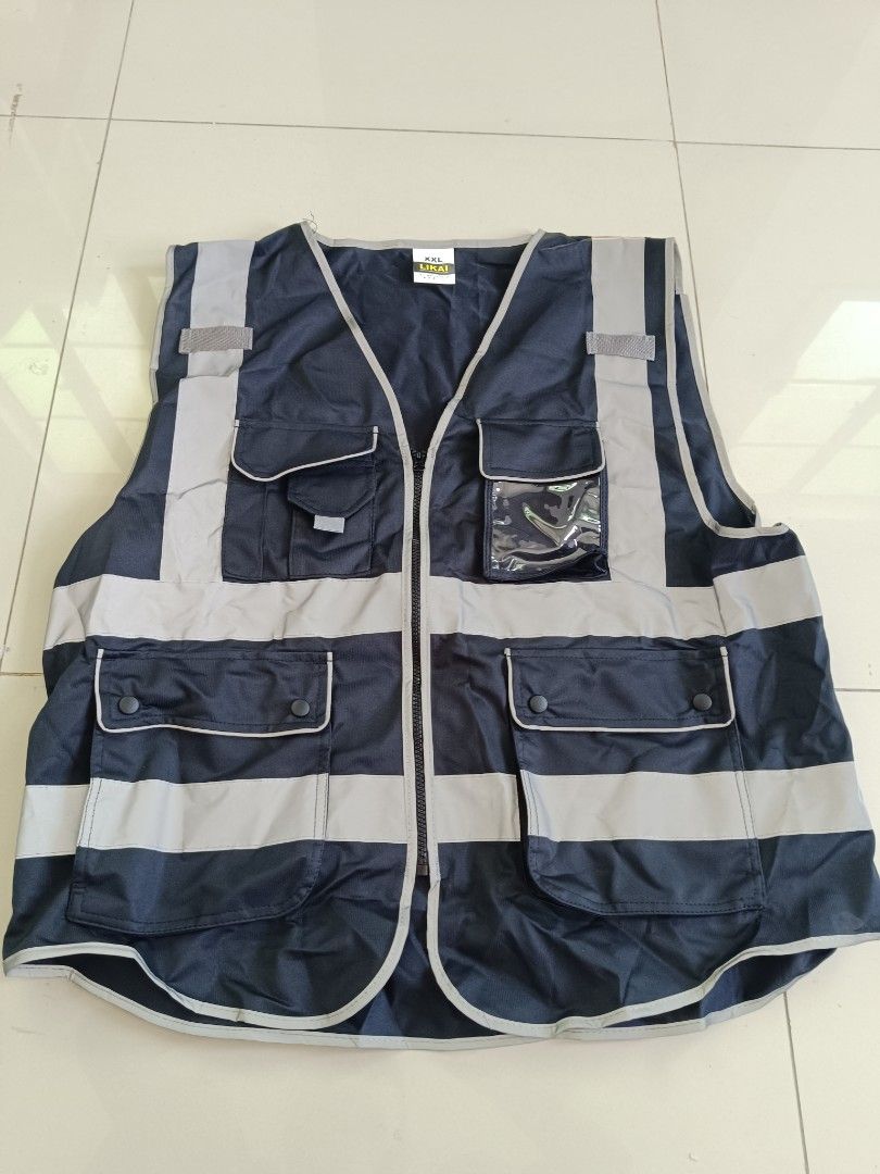 High-Visibility Utility Reflective Safety Vest (Category: Coats, Jackets and Outerwear) located in Valenzuela. Submitted by justgorjas (Listing ID 1468505608, Image 1). Description: Never been used. Brand: Likai Origin: Japan Size: XXL.