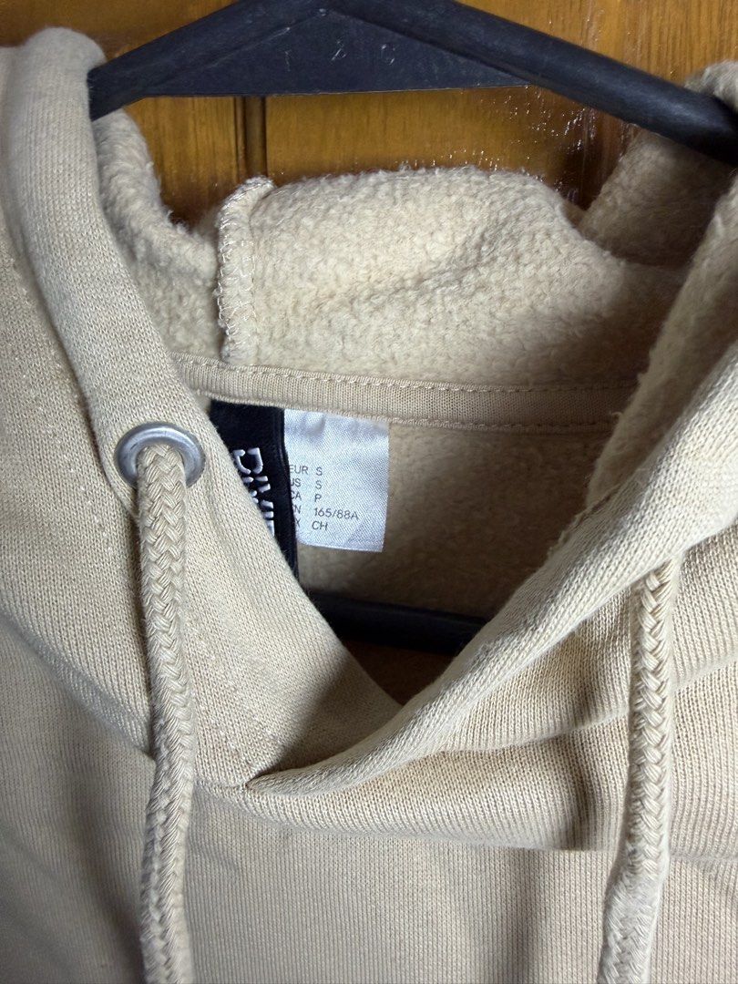 H&M Divided Beige Hoodie Size S (Category: Coats, Jackets and Outerwear) located in Paranaque City. Submitted by heygabbie (Listing ID 1468629215, Image 2). Description: barely used, in good condition, just needs ironing..