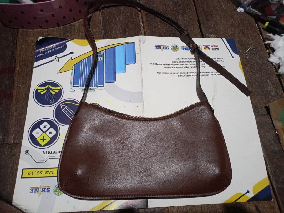 H&M Kili bag (Category: Shoulder Bags) located in Manila. Submitted by raymund2501 (Listing ID 1468643473, Image 2). Description: for sale 500 h&m Kili bag excellent condition.