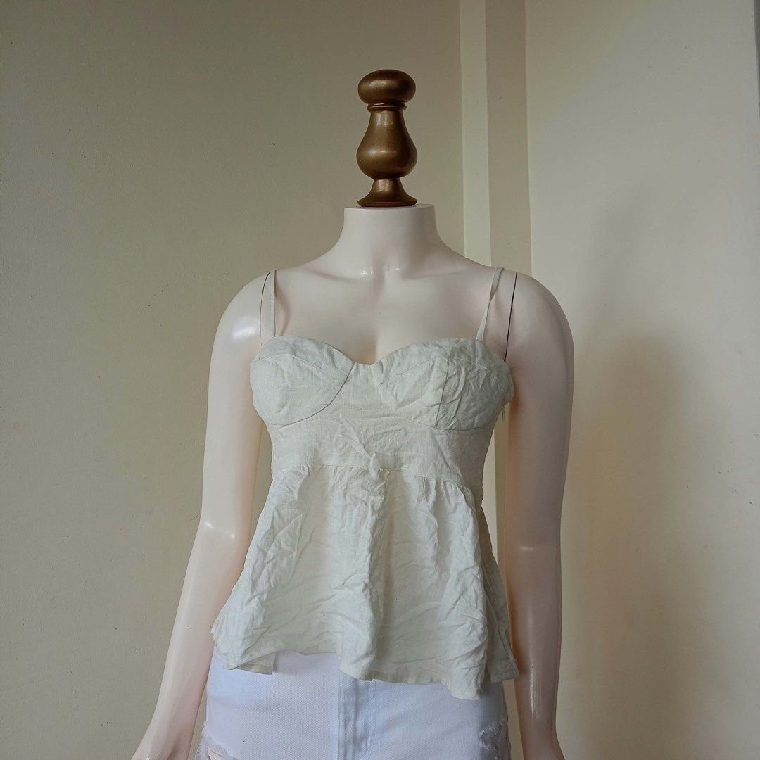 H&M linen top (Category: Sleeveless) located in Barugo. Submitted by green.trendsetter (Listing ID 1468611015, Image 1). Description: AUSSIE PRELOVED FINDS Australian brand tops. Shop your next wardrobe favourite at a preloved price! 📌 SHOP REMINDERS — PLEASE READ BEFORE CLAIMING ❌ NO CANCELLATION once your order is confirmed. ❌ NO FUSSY BUYERS — please read the details and check all photos before claiming. ❌ NO RETURN / NO EXCHANGE. ❌ NO RUSH S