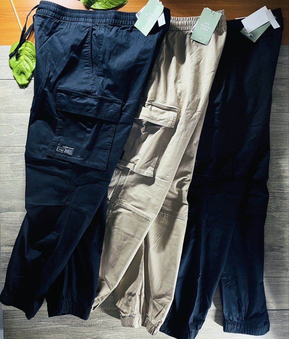 H&M mens cargo jogger pants original (Category: Joggers) located in Quezon City. Submitted by akieo (Listing ID 1468522009, Image 1). Description: H&M mens cargo jogger - Price 1k each only‼️ Brand new with tag Original Qc area Shipping available .