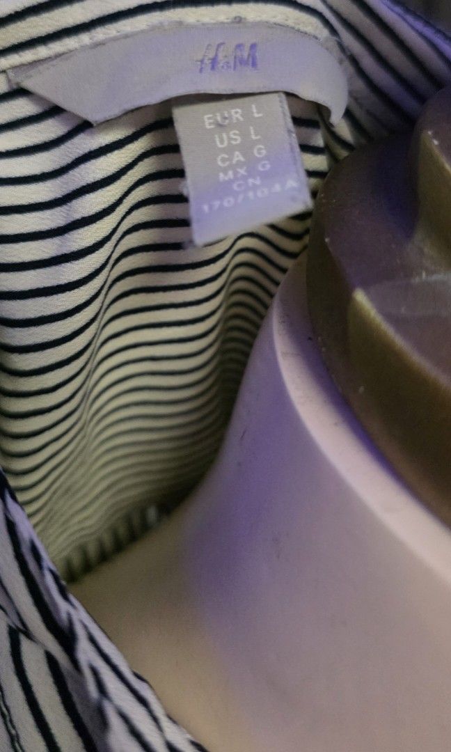H&M midi dress (Category: Dresses) located in Apalit. Submitted by mjtwicedstyle_de_ap (Listing ID 1468709682, Image 3). Description: preloved medium-large.