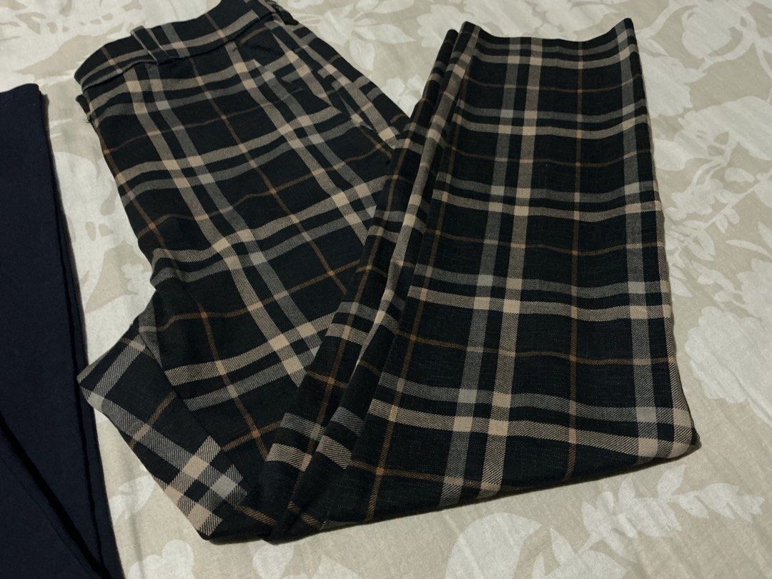 H&M pants bundle 2 pcs like new (Category: Jeans) located in Angeles City. Submitted by goodbuysathome (Listing ID 1468659461, Image 2). Description: Authentic H&M pants navy blue like new stretchable po Checkered unused new pa Check photos for exact measuremenPo Last price na Add Sf 74 Gcash payment Send details if sure buyer.