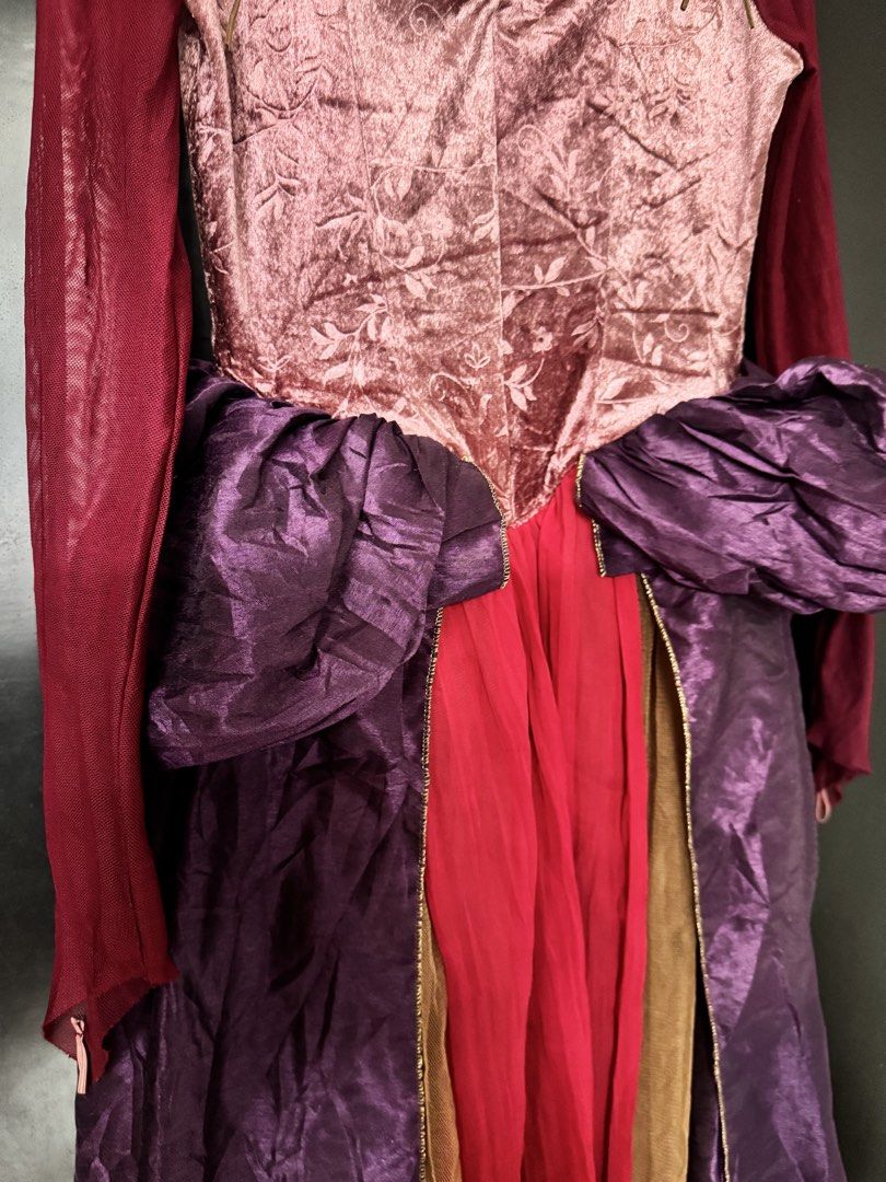Hocus Pocus Sarah Sanderson (Category: Dresses) located in Marikina City. Submitted by pborj (Listing ID 1468514159, Image 3). Description: - Disney Hocus Pocus Sarah Sanderson costume dress - Size: Medium on tag (but this fits teens) - 2nd upto the last photo are the actual .