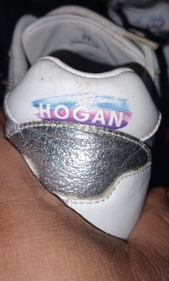 HOGAN WHITE SHOES (Category: Sneakers) located in Makati City. Submitted by egsdhadghas (Listing ID 1468698049, Image 3). Description: in good condition. size 39-40.