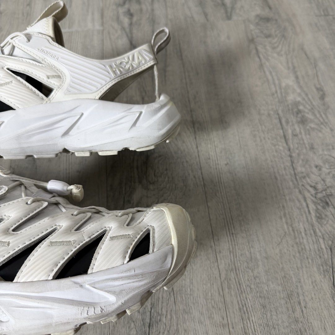 Hoka Hopara (Category: Sneakers) located in Manila. Submitted by wornagainstudios2 (Listing ID 1468677988, Image 3). Description: .