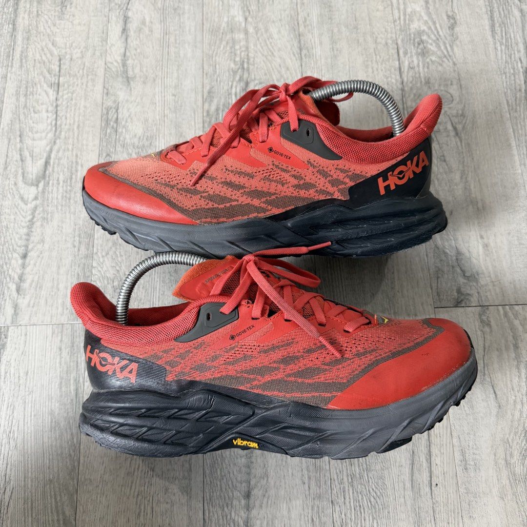 Hoka Speedgoat 5 (Category: Sneakers) located in Manila. Submitted by wornagainstudios2 (Listing ID 1468677093, Image 1). Description: .