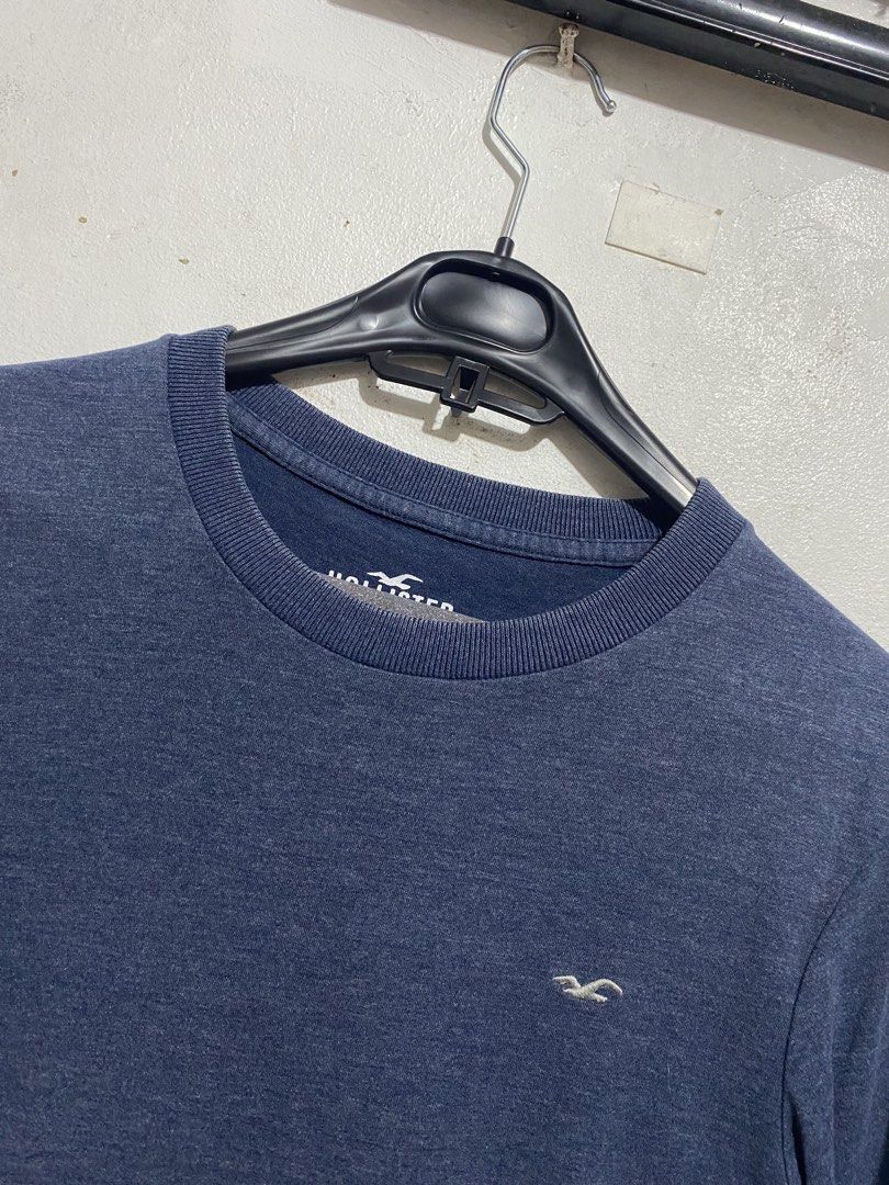 HOLLISTER BASIC LOGO SHIRT (Category: Tshirts & Polo Shirts ) located in Manila. Submitted by brndn.rgld (Listing ID 1468664778, Image 2). Description: 20 Width 25.5 Length Like new condition No issue Dm ur sure offer only.
