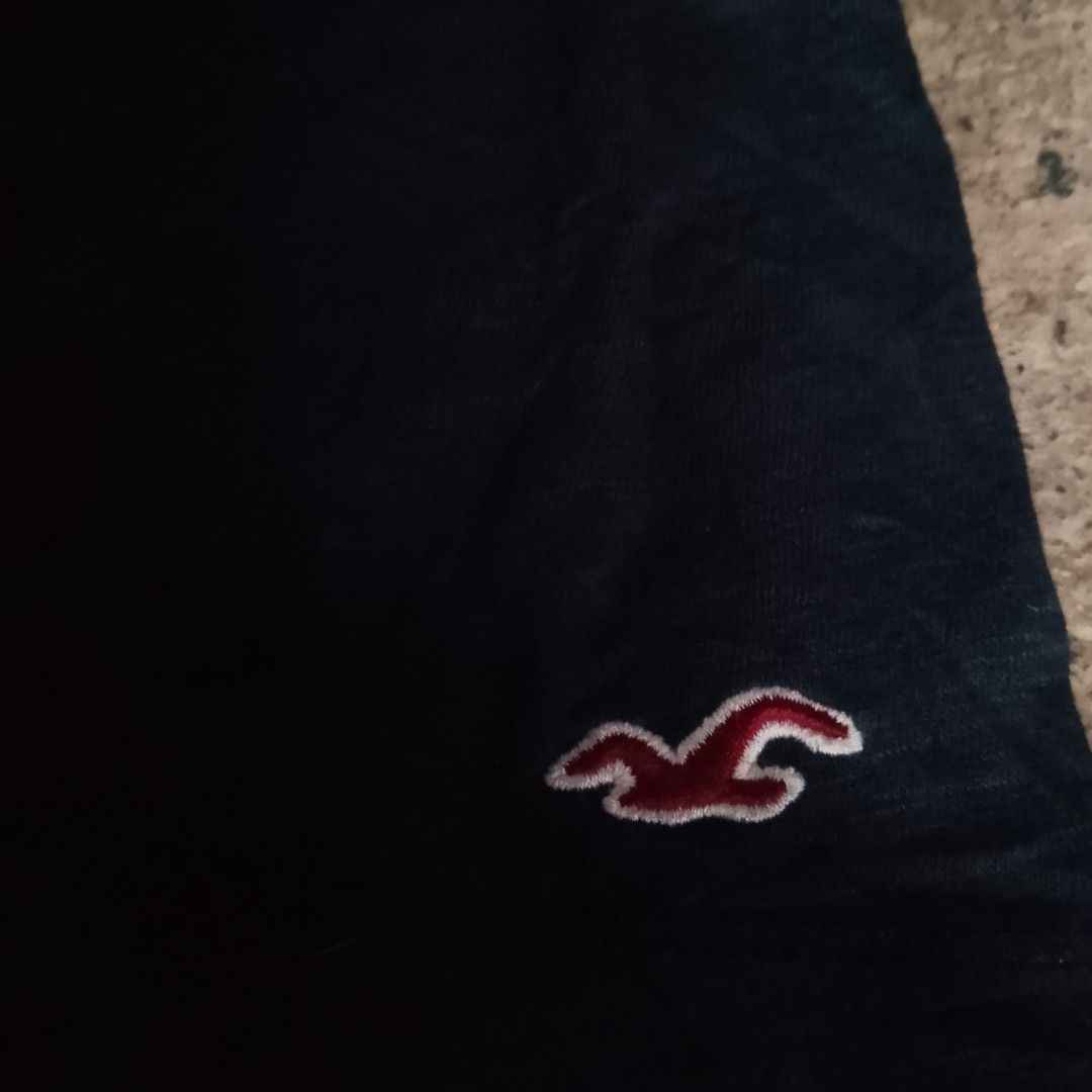 Hollister blouse (Category: Activewear) located in New Washington. Submitted by kodak_ice (Listing ID 1468617287, Image 3). Description: dimes 18x23.