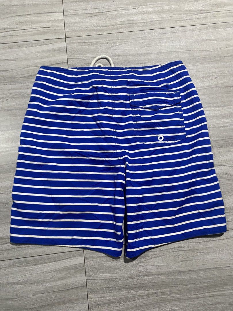 Hollister board shorts (Category: Shorts) located in Bacolod City. Submitted by bnta_bounce (Listing ID 1468669410, Image 2). Description: Flaws: none/needs wash Length 19 Waist 34 Leg open 11.