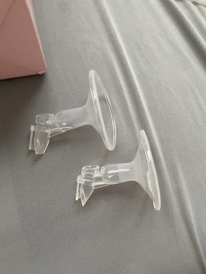 Horigen Wondermore Breast Pump (Category: Breastfeeding & Bottle Feeding) located in Tarlac. Submitted by cosmicearth_6682a2 (Listing ID 1468663812, Image 2). Description: Horigen Wondermore Breast Pump — Motor for only 2 weeks, Flanges included on the box are all brand new and never been used — Complete Inclusions ‼️ with Free extra 3 pairs of 17mm flange (can be sold by pair, just pm) ‼️ with Free Breast Pump Crochet Case for Horigen Wondermore