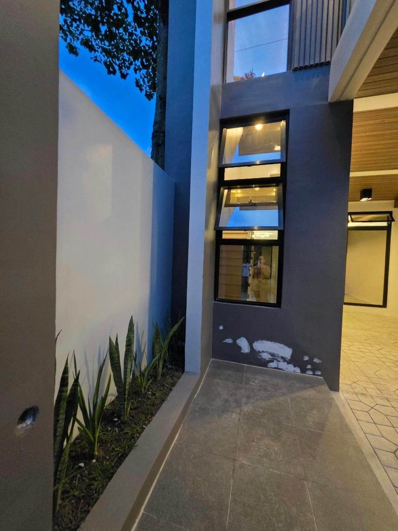 House for sale (Category: House & Lot) located in Rizal. Submitted by silverwind.b8ad3d (Listing ID 1468607113, Image 3). Description: PTPA 📍 Town & Country Heights, Brgy. San Luis, Upper Antipolo City, Rizal 💰 TCP: ₱7.8 MILLION — NEGOTIABLE FOR CASH BUYERS! 💰 ✨ MODERN DESIGN | BRAND NEW | FLOOD-FREE ✨ 🏠 PROPERTY DETAILS: 📐 Lot Area: 77 sqm 📐 Floor Area: 142 sqm 🏘️ 2-Storey House ✨ HOUSE FEATURES: ✅ 3 Bedrooms with Built-in Cabinets ✅ Mast
