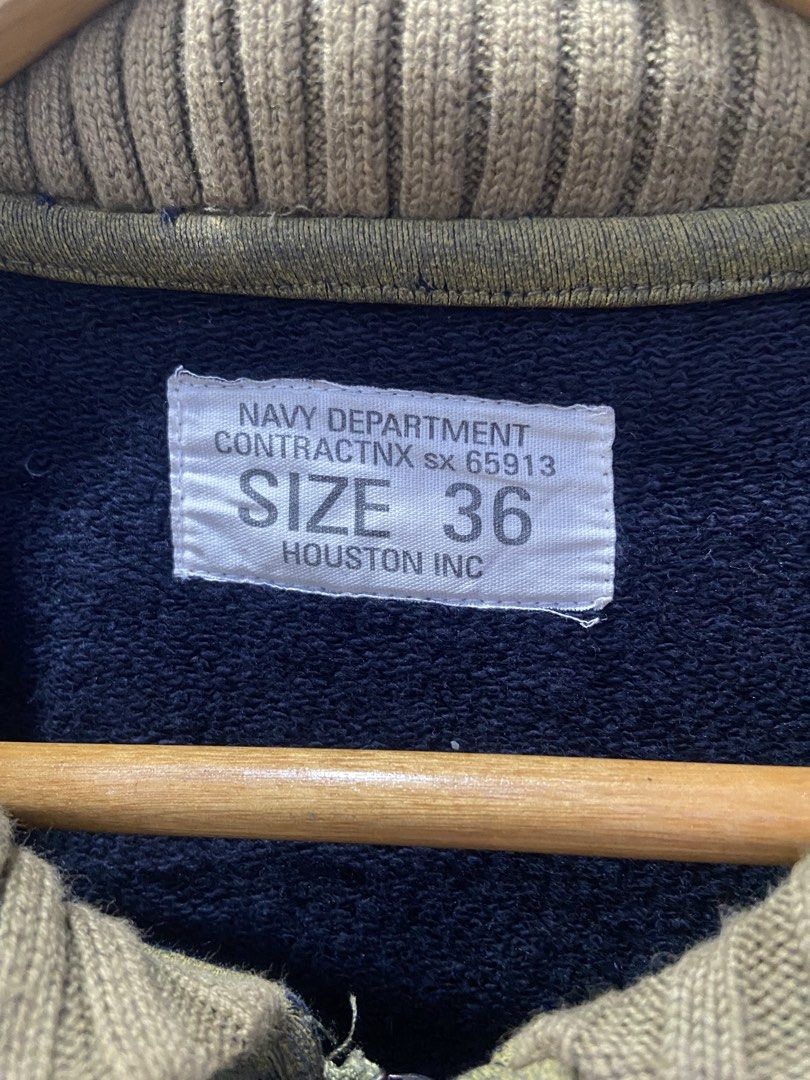 Houston USN N1 deck jacket (Category: Coats, Jackets and Outerwear) located in Tukuran. Submitted by retrothrifter88 (Listing ID 1468595957, Image 2). Description: 20x27 Medium.
